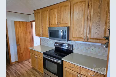 1375 E US Highway 19E Highway, Burnsville, NC 28714 - Photo 28