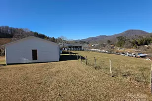 1375 E US Hwy 19E Hwy, Burnsville, NC 28714 - Photo 38