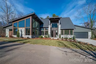 11 Kiftsgate Ct, Asheville, NC 28804 - Photo 2