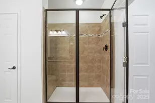 5763 Mossdale Ln, Charlotte, NC 28278 - Photo 14