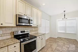 5763 Mossdale Ln, Charlotte, NC 28278 - Photo 4