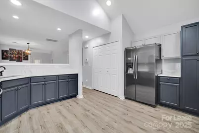 8041 Christmas Court, Charlotte, NC 28216 - Photo 16