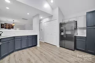 8041 Christmas Ct, Charlotte, NC 28216 - Photo 16