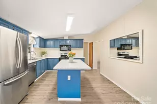 105 Satinwood Dr, Burnsville, NC 28714 - Photo 4