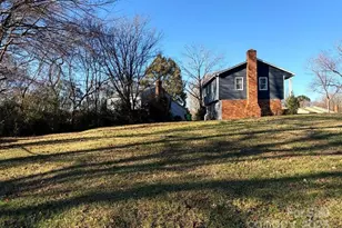 5601 Beaconsfield Rd, Charlotte, NC 28214 - Photo 2