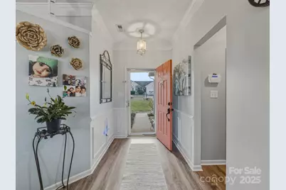 5822 Briggs Drive, Charlotte, NC 28269 - Photo 4