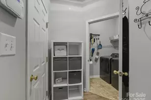 5822 Briggs Dr, Charlotte, NC 28269 - Photo 26