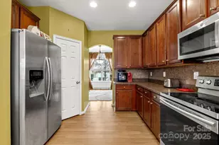 4124 Houldsworth Dr, Charlotte, NC 28213 - Photo 8