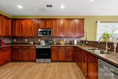 4124 Houldsworth Drive, Charlotte, NC 28213 - Photo 10