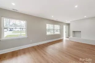 2025 Birchcrest Dr, Charlotte, NC 28205 - Photo 8