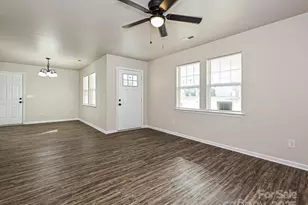 2822 Seymour Dr, Charlotte, NC 28208 - Photo 6