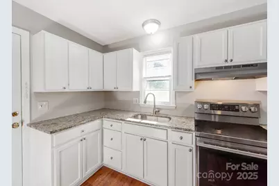 3918 Tipperary Place, Charlotte, NC 28215 - Photo 12