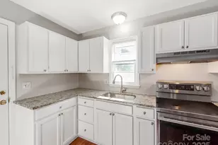 3918 Tipperary Pl, Charlotte, NC 28215 - Photo 12