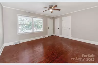 3918 Tipperary Place, Charlotte, NC 28215 - Photo 6