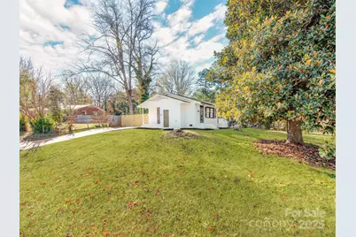 3918 Tipperary Place, Charlotte, NC 28215 - Photo 2