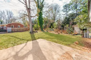 3918 Tipperary Pl, Charlotte, NC 28215 - Photo 22