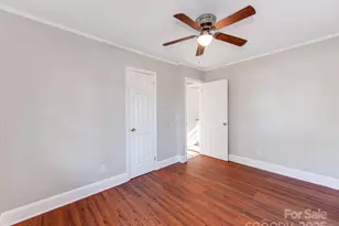 3918 Tipperary Pl, Charlotte, NC 28215 - Photo 14