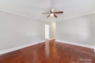 3918 Tipperary Pl, Charlotte, NC 28215 - Photo 4