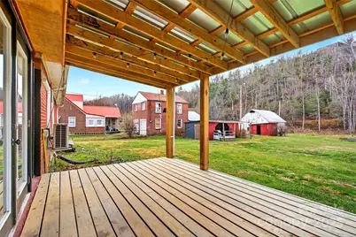 12231 N 226 Highway, Bakersville, NC 28705 - Photo 16