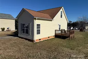 918 Faye St, Statesville, NC 28677 - Photo 2