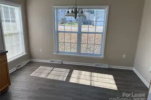 918 Faye St, Statesville, NC 28677 - Photo 8