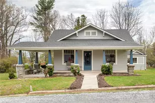 506 W Blue Ridge Rd, East Flat Rock, NC 28726 - Photo 1