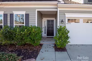 1909 Sapphire Meadow Dr, Fort Mill, SC 29715 - Photo 2