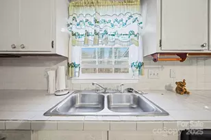 6916 David Ave, Charlotte, NC 28214 - Photo 8