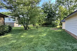 3813 Woodgreen Terrace, Charlotte, NC 28205 - Photo 18