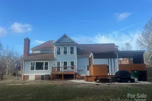 8428 Meadowcroft Ct, Charlotte, NC 28215 - Photo 2