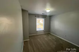 8428 Meadowcroft Ct, Charlotte, NC 28215 - Photo 14