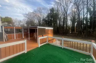 8428 Meadowcroft Ct, Charlotte, NC 28215 - Photo 4