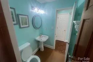 8428 Meadowcroft Ct, Charlotte, NC 28215 - Photo 8