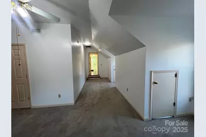 8428 Meadowcroft Court, Charlotte, NC 28215 - Photo 18