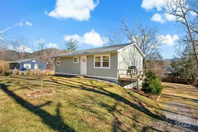 29 Alexander Street, Black Mountain, NC 28711 - Photo 2