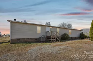 4648 Belvedere Dr, Claremont, NC 28610 - Photo 2