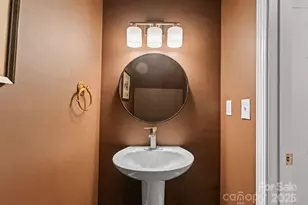 9930 Treeside Ln, Matthews, NC 28105 - Photo 16