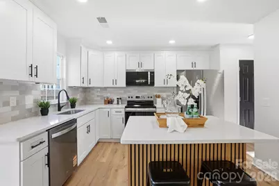 5025 Deerton Road, Charlotte, NC 28269 - Photo 10