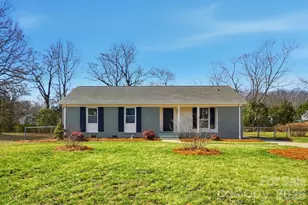 311 Red Roan Pl, Charlotte, NC 28215 - Photo 2