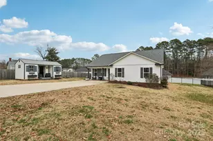 2416 Brookmeade Dr, Albemarle, NC 28001 - Photo 6