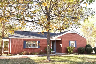 320 W Stewart Avenue W, Mooresville, NC 28115 - Photo 1