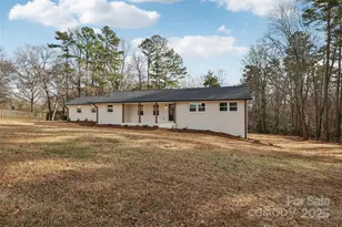 246 E Church St, New London, NC 28127 - Photo 2