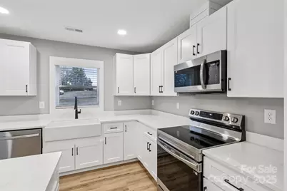 246 E Church Street, New London, NC 28127 - Photo 14