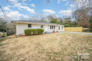 8624 Sharonbrook Dr, Charlotte, NC 28210 - Photo 2