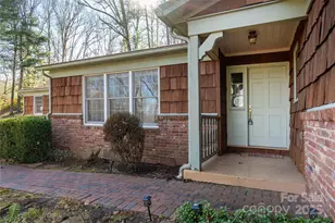 871 Indian Hill Rd, Hendersonville, NC 28791 - Photo 2