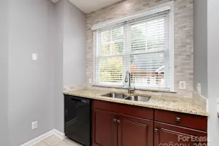 4936 S Hill View Dr, Charlotte, NC 28210 - Photo 18