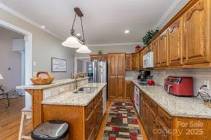 204 Vanderbilt Dr, York, SC 29745 - Photo 10