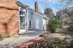 9449 Kings Falls Dr, Charlotte, NC 28210 - Photo 32