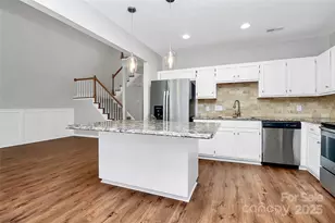 9449 Kings Falls Dr, Charlotte, NC 28210 - Photo 16