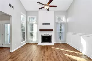 9449 Kings Falls Dr, Charlotte, NC 28210 - Photo 12